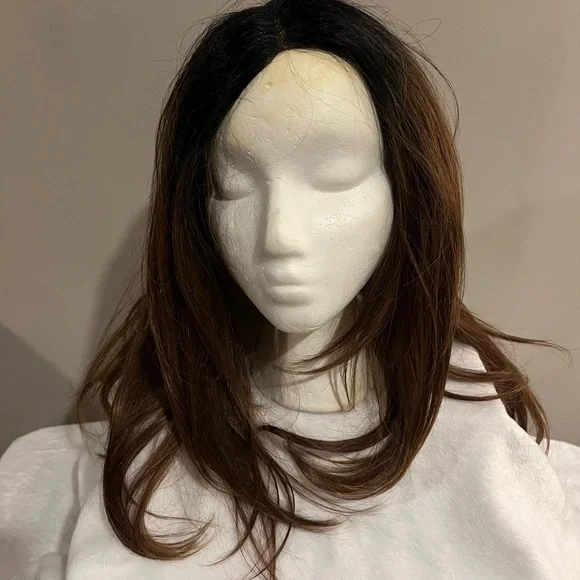 New Selfie Star Luxuria 100 %Human Hair Blended wig🍁🍁 - Picture 1 of 10